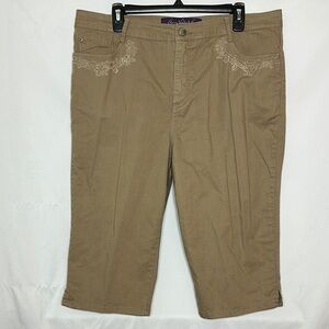 Gloria Vanderbilt Embroidered Khaki Denim Capri